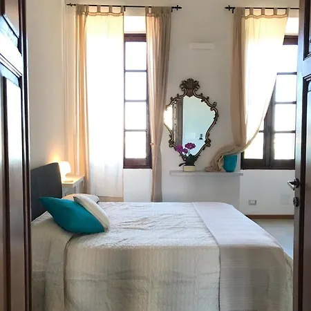 Palazzo Bolasco 住宿加早餐酒店 4*